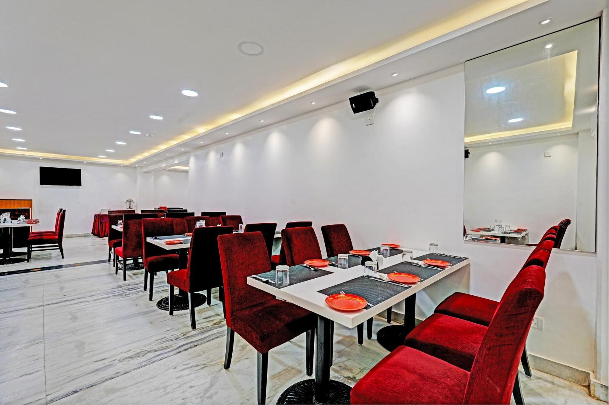 Hotel Hight Krone A Family Hotel Near Igi Airport Delhi 뉴델리 외부 사진