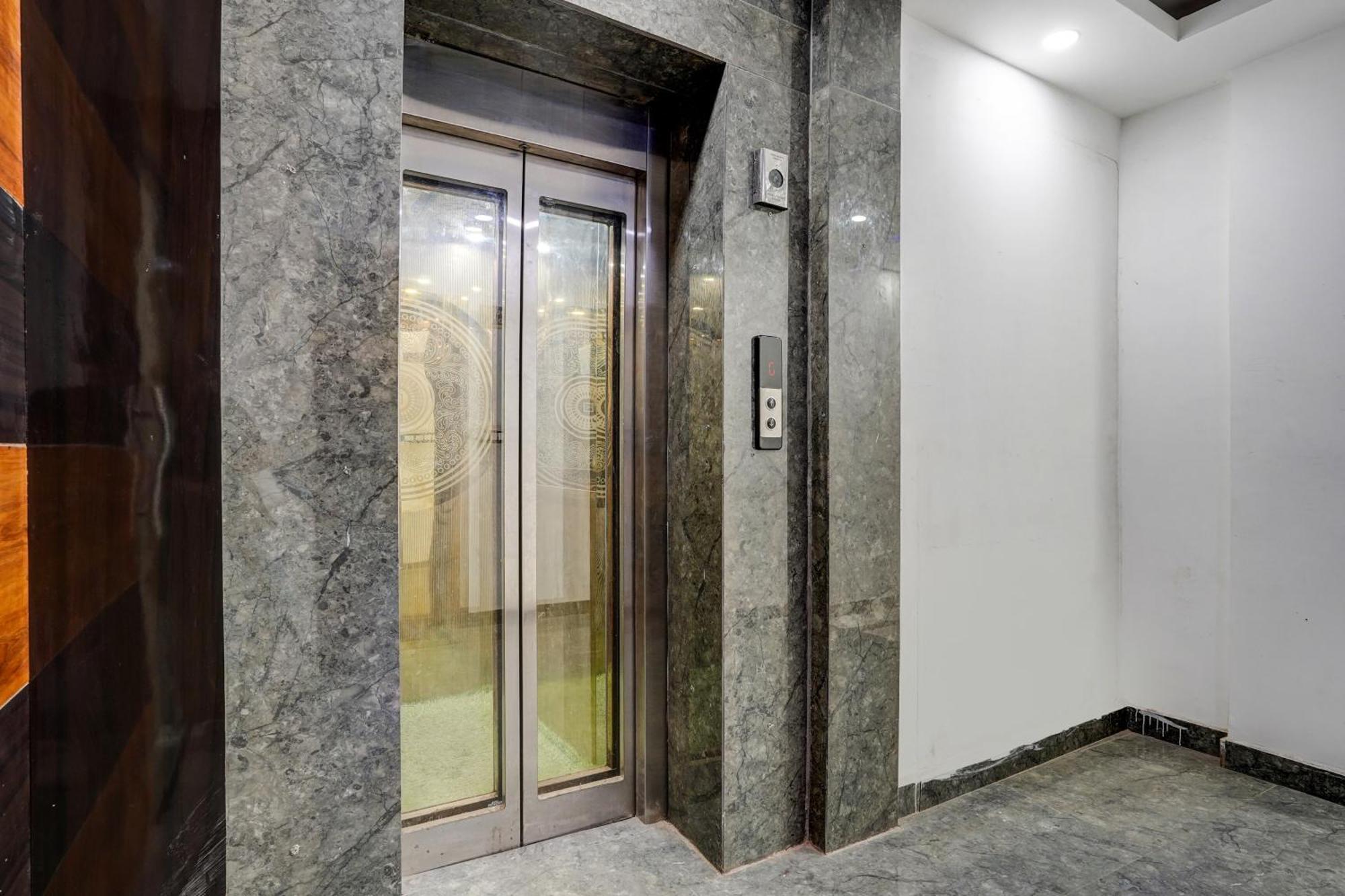 Hotel Hight Krone A Family Hotel Near Igi Airport Delhi 뉴델리 외부 사진