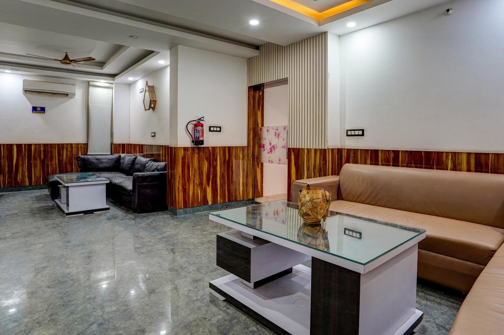 Hotel Hight Krone A Family Hotel Near Igi Airport Delhi 뉴델리 외부 사진