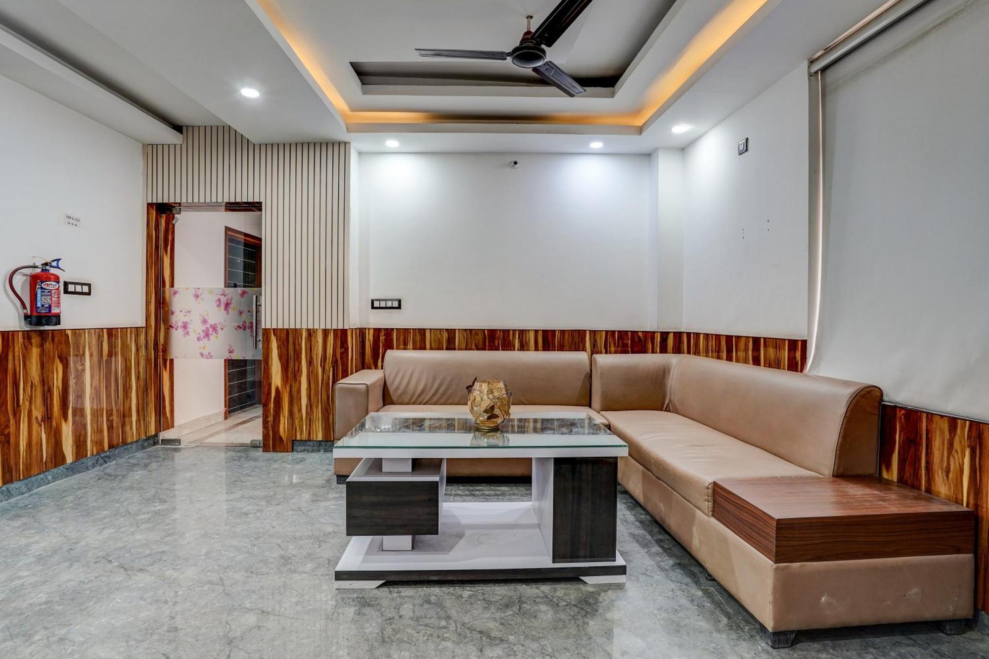 Hotel Hight Krone A Family Hotel Near Igi Airport Delhi 뉴델리 외부 사진