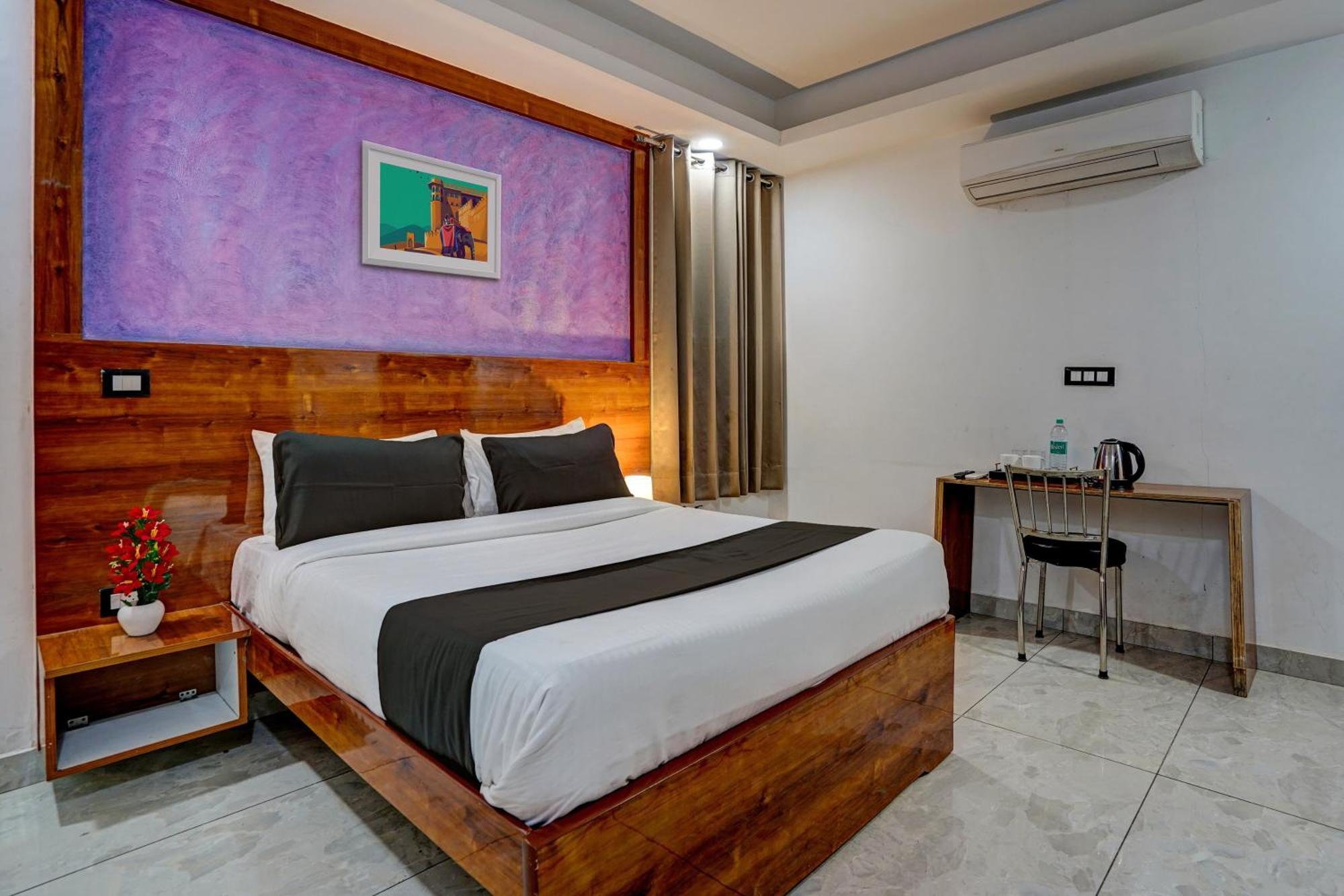Hotel Hight Krone A Family Hotel Near Igi Airport Delhi 뉴델리 외부 사진