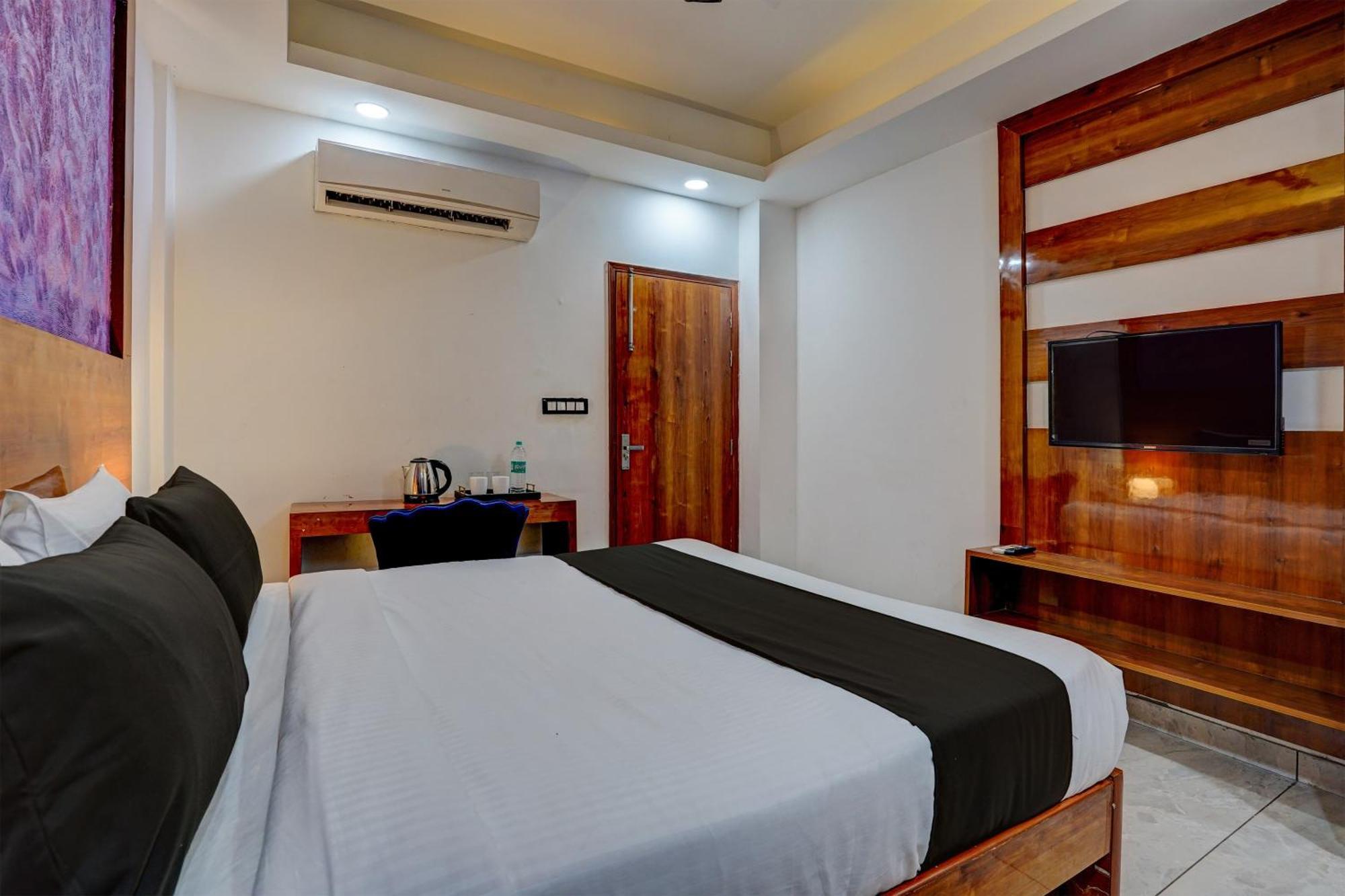 Hotel Hight Krone A Family Hotel Near Igi Airport Delhi 뉴델리 외부 사진